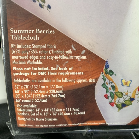 Vintage Bucilla “Summer Berries” 104” x 60” stamped embroidery tablecloth kit - Picture 3 of 5
